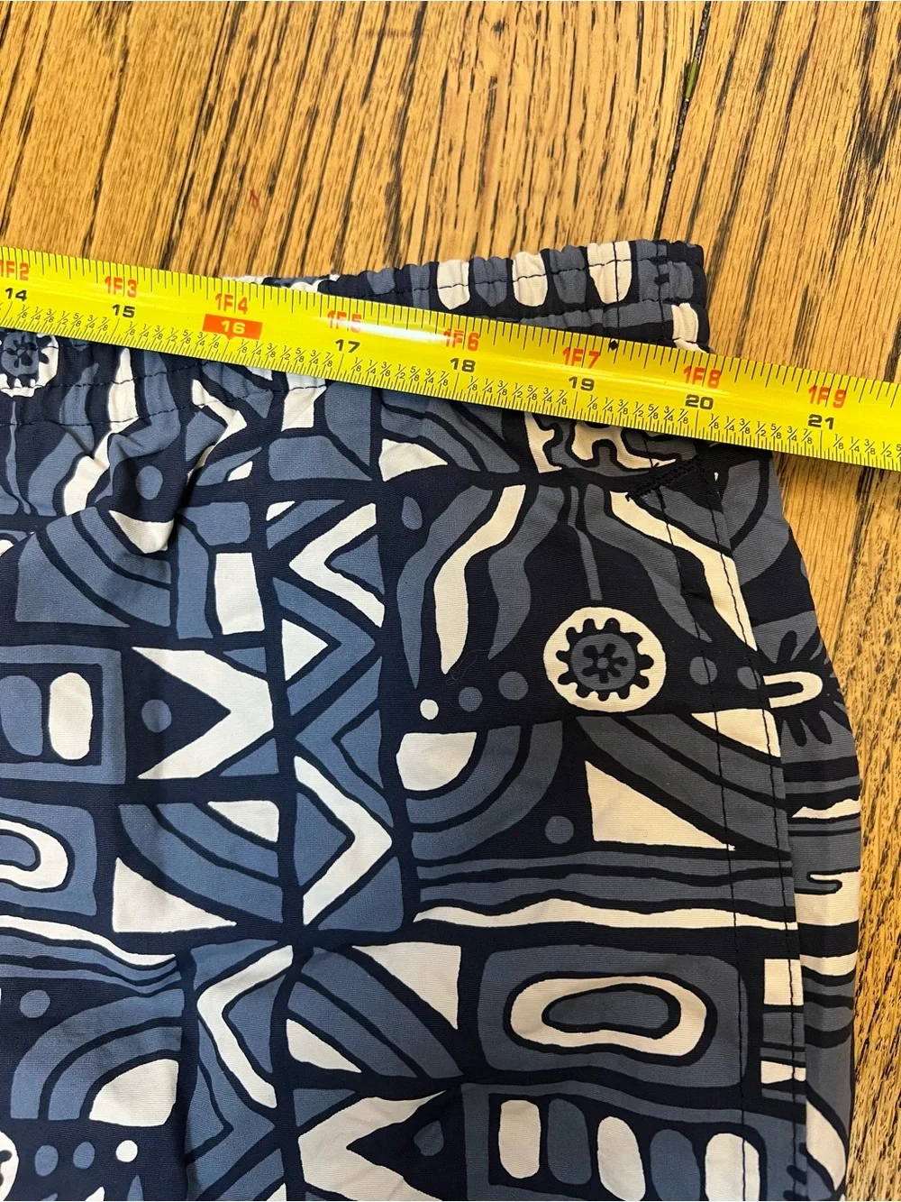 Patagonia Swim Trunks Shorts Men XXL Baggies Long 7 in Bathing Suit NVNY AOP NEW
